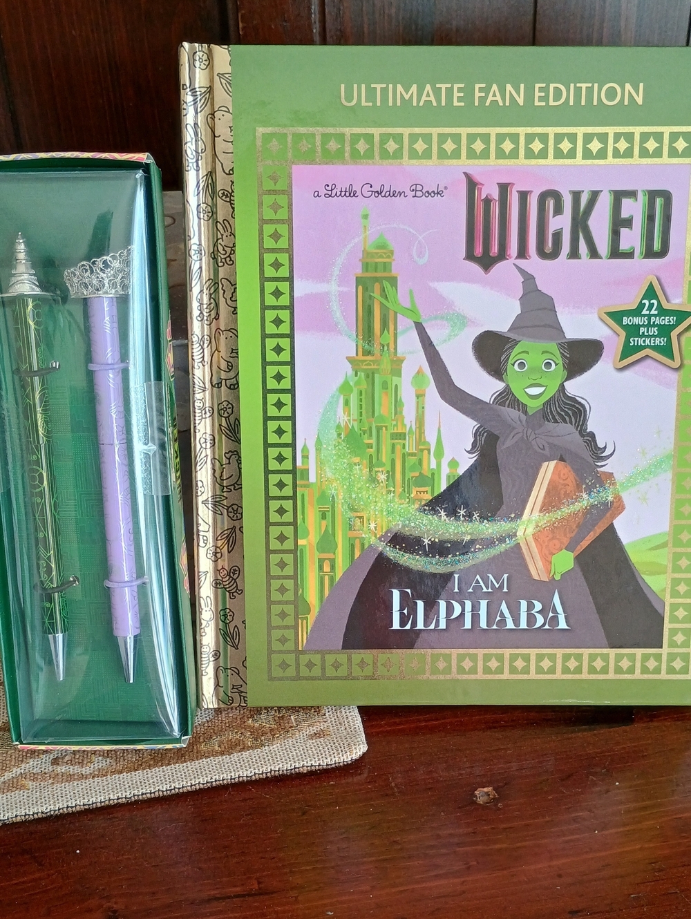WICKED MOVIE NWT I Am Elphaba Ultimate Fan Edition Book & 2pk Pen Set Bundle